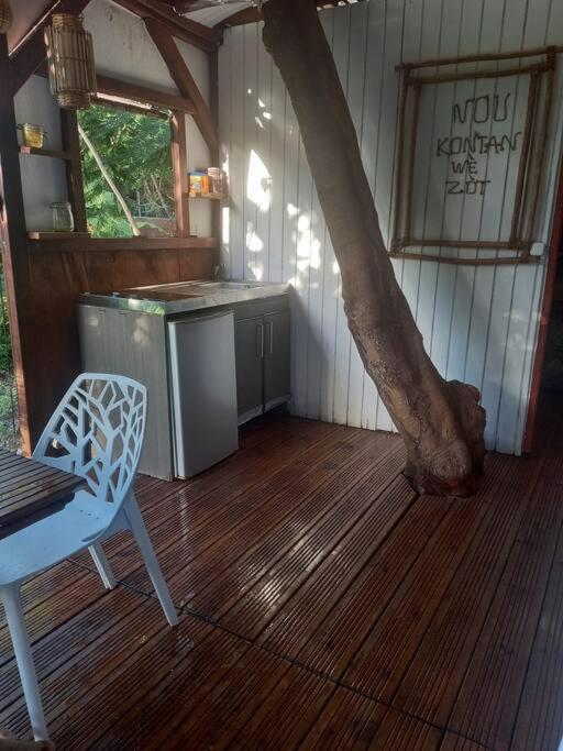 Bungalow Atypique Ti Bambou A 500M De La Plage Sainte-Anne  Εξωτερικό φωτογραφία
