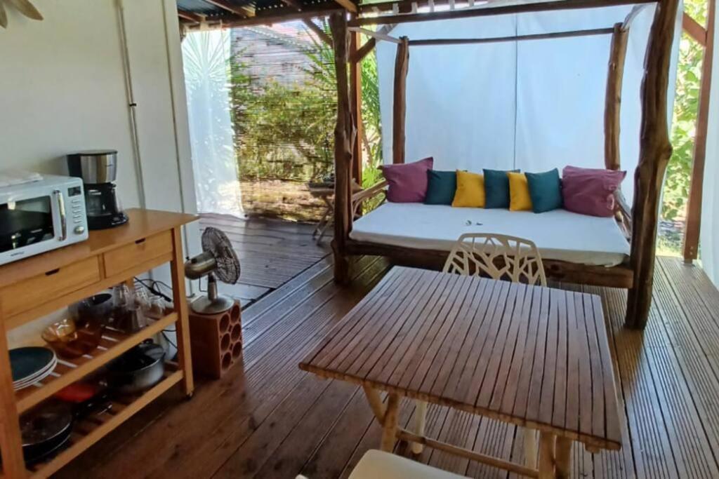 Bungalow Atypique Ti Bambou A 500M De La Plage Sainte-Anne  Εξωτερικό φωτογραφία