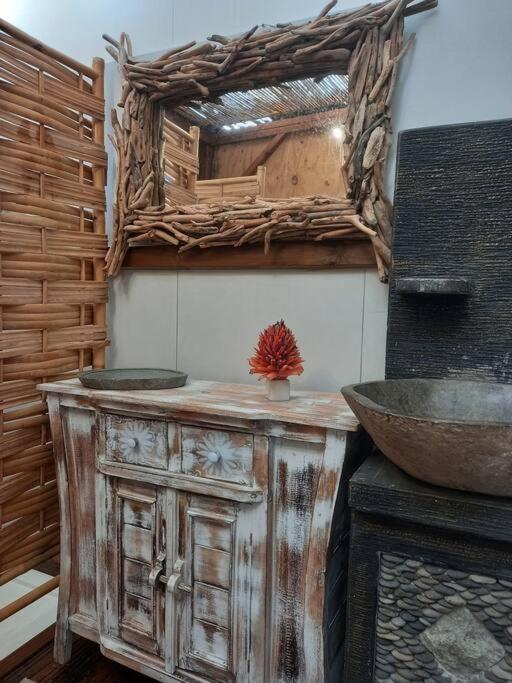 Bungalow Atypique Ti Bambou A 500M De La Plage Sainte-Anne  Εξωτερικό φωτογραφία